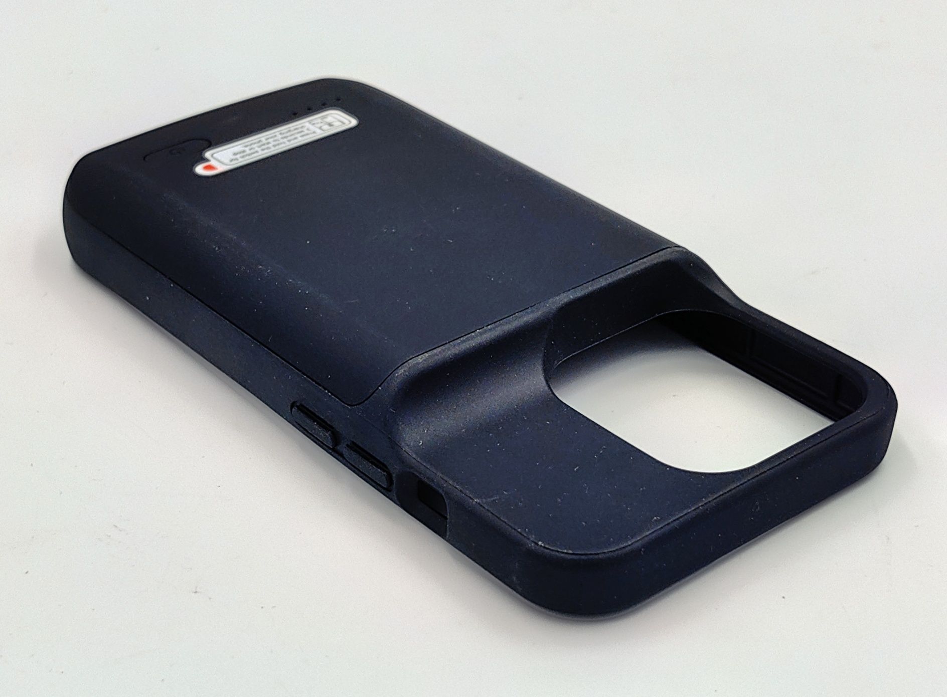 Etui z wbudowaną baterią (Battery Case) do IPhone'a 15 i 15 Pro