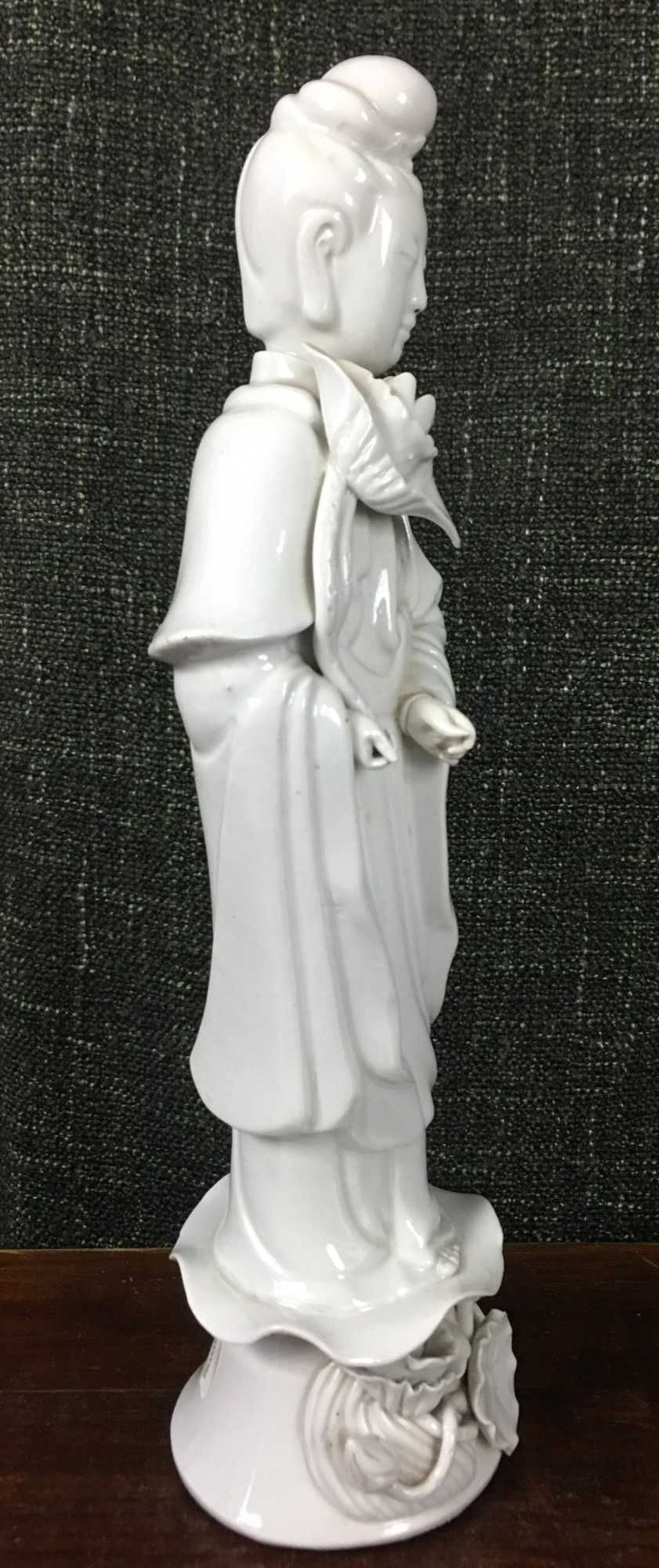 Deusa Guanyin em porcelana branca da China