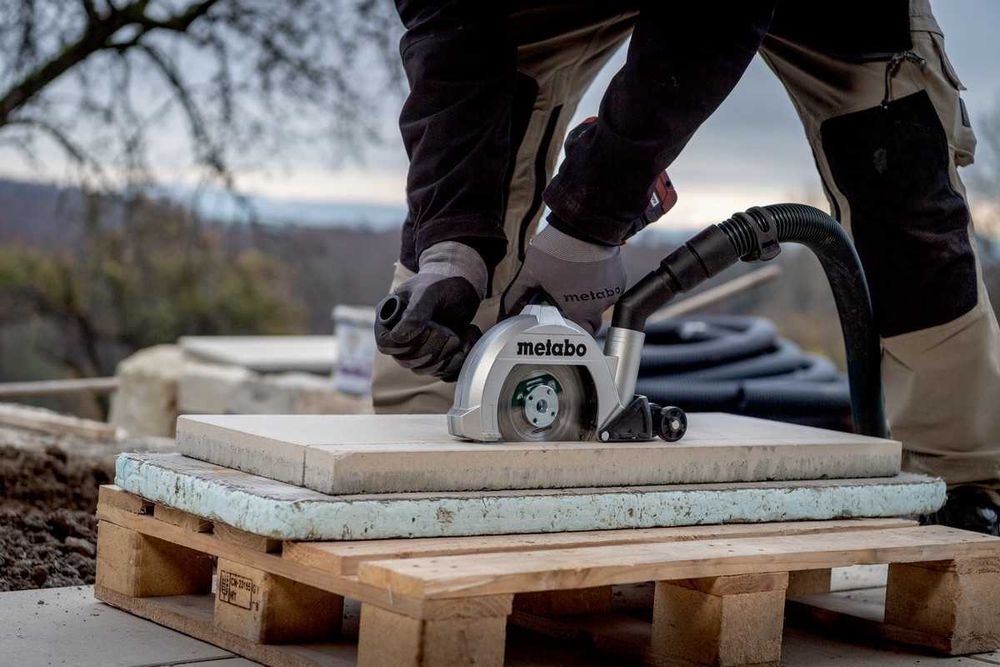 Akum Szlifierka Kątowa Metabo WVB 18 LTX BL 15-125 Quick 2x5,5Ah