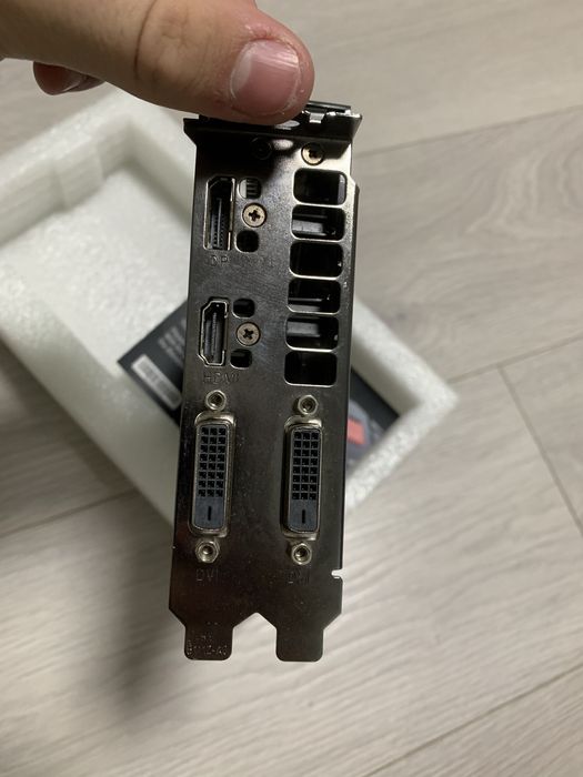Відеокарта ASUS RX 570 8GB