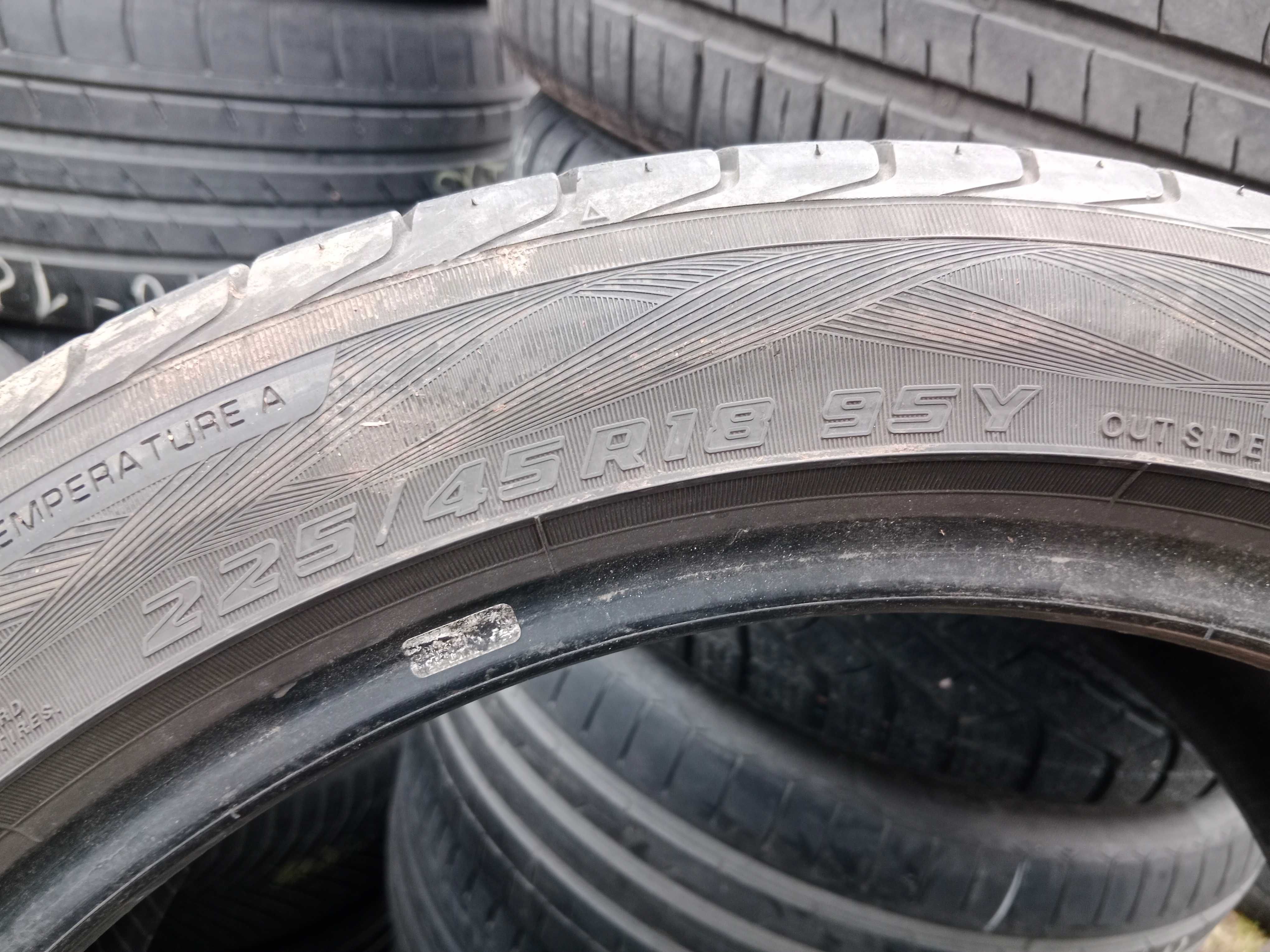 Opona używana 225/45R18 Yokohama Advan Sport V105 1szt.