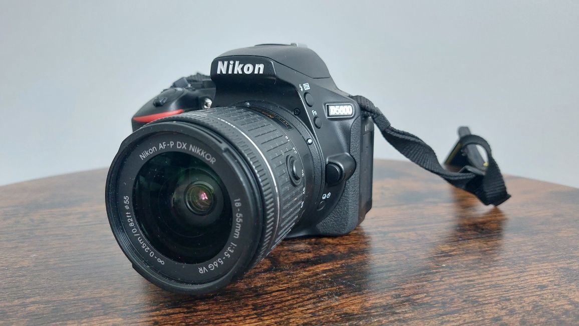 Lustrzanka Nikon D5600+ obiektyw Nikkor 18-55 AF-P VR