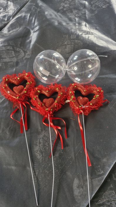 Serca ozdobne czerwone styropianowe