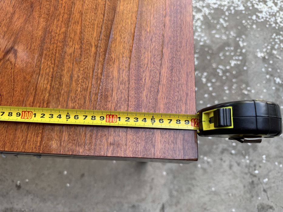 Продам стол обеденный размер 120см на 80см + раскладывается до 160см