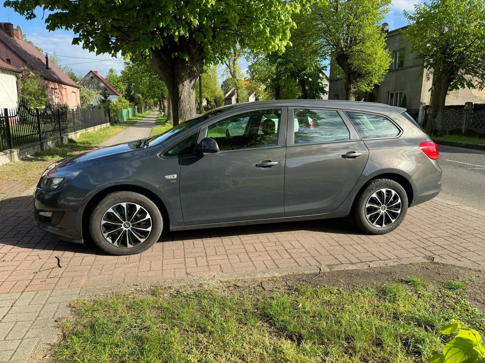 Opel Astra J, SPORTS TOURER 1.7 CDTi, 2014r.