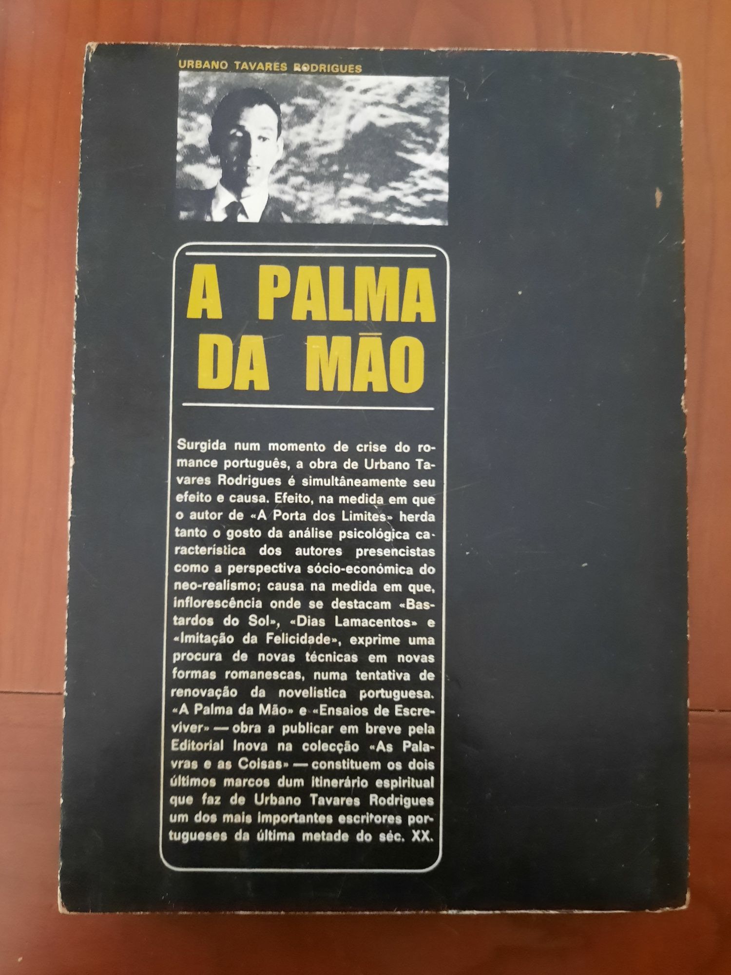 Livro A Palma da mão de Urbano Tavares Rodrigues