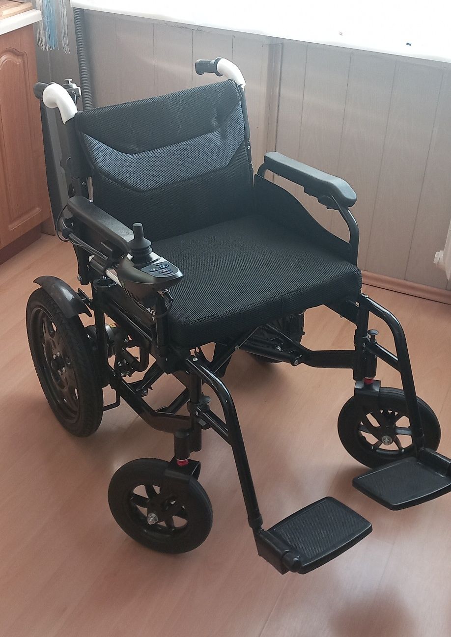 Wózek inwalidzki elektryczny składany POWER-TIM firmy TIMAGO