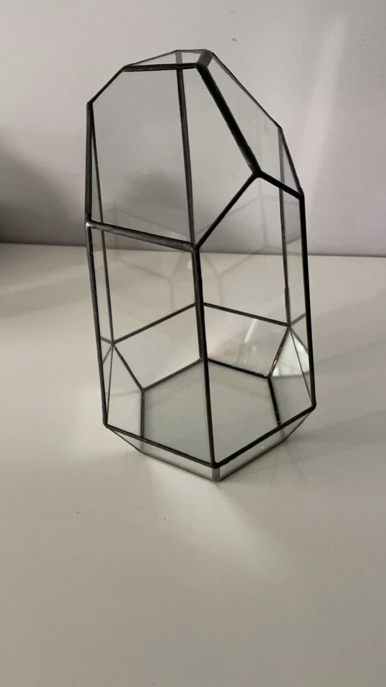 Szklane terrarium, 16,5 x 16,5 x 25 cm, nieregularny kształt [P28]