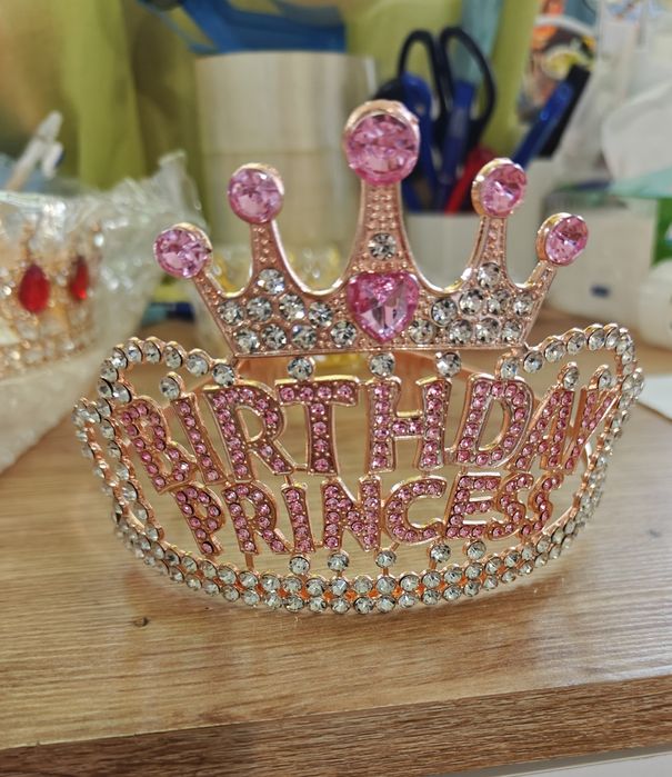 Диадема , тиара , корона. Діадема на голову, для торта.