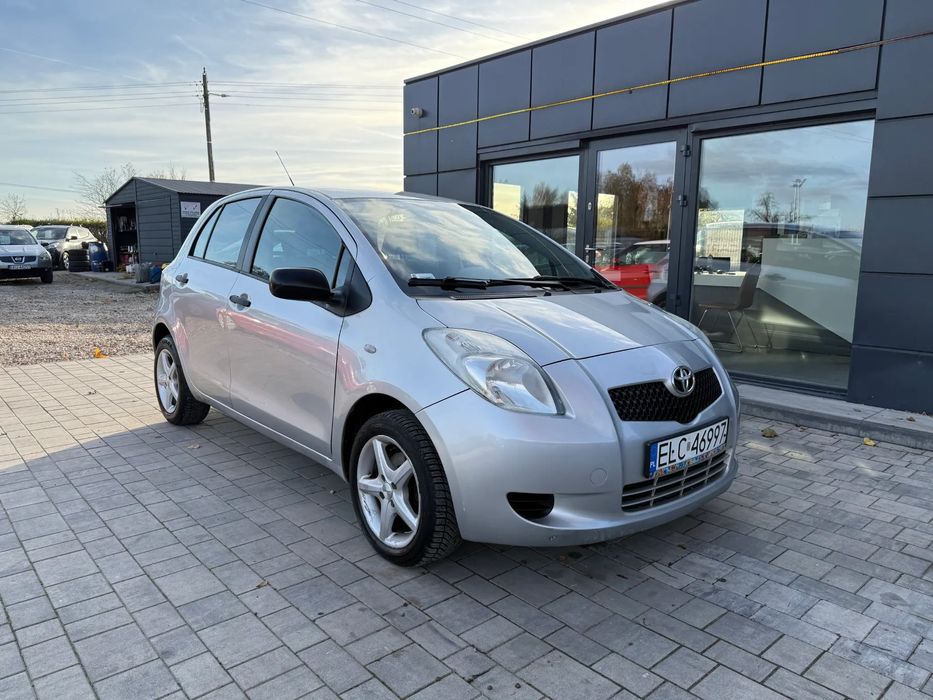 Toyota Yaris 1.3 Benzyna Klimatyzacja Elektryczne Szyby Zarejestrowany