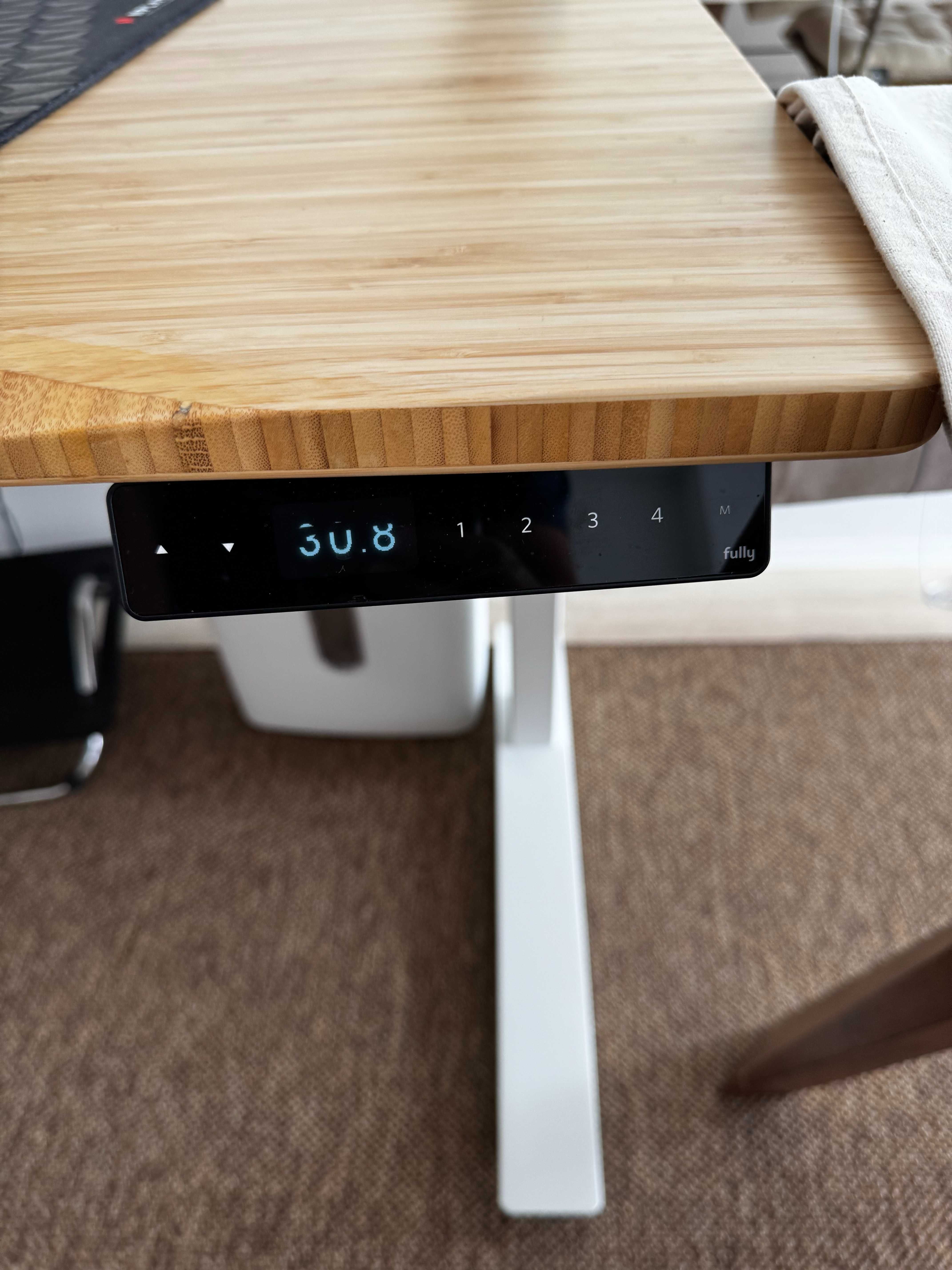 Mesa de Trabalho Elétrica – Fully (80x140 cm) + Monitor e Acessórios