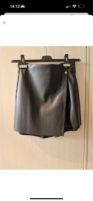Спідниця шорти шкіряна ідеальна з гудзиками нова!!!