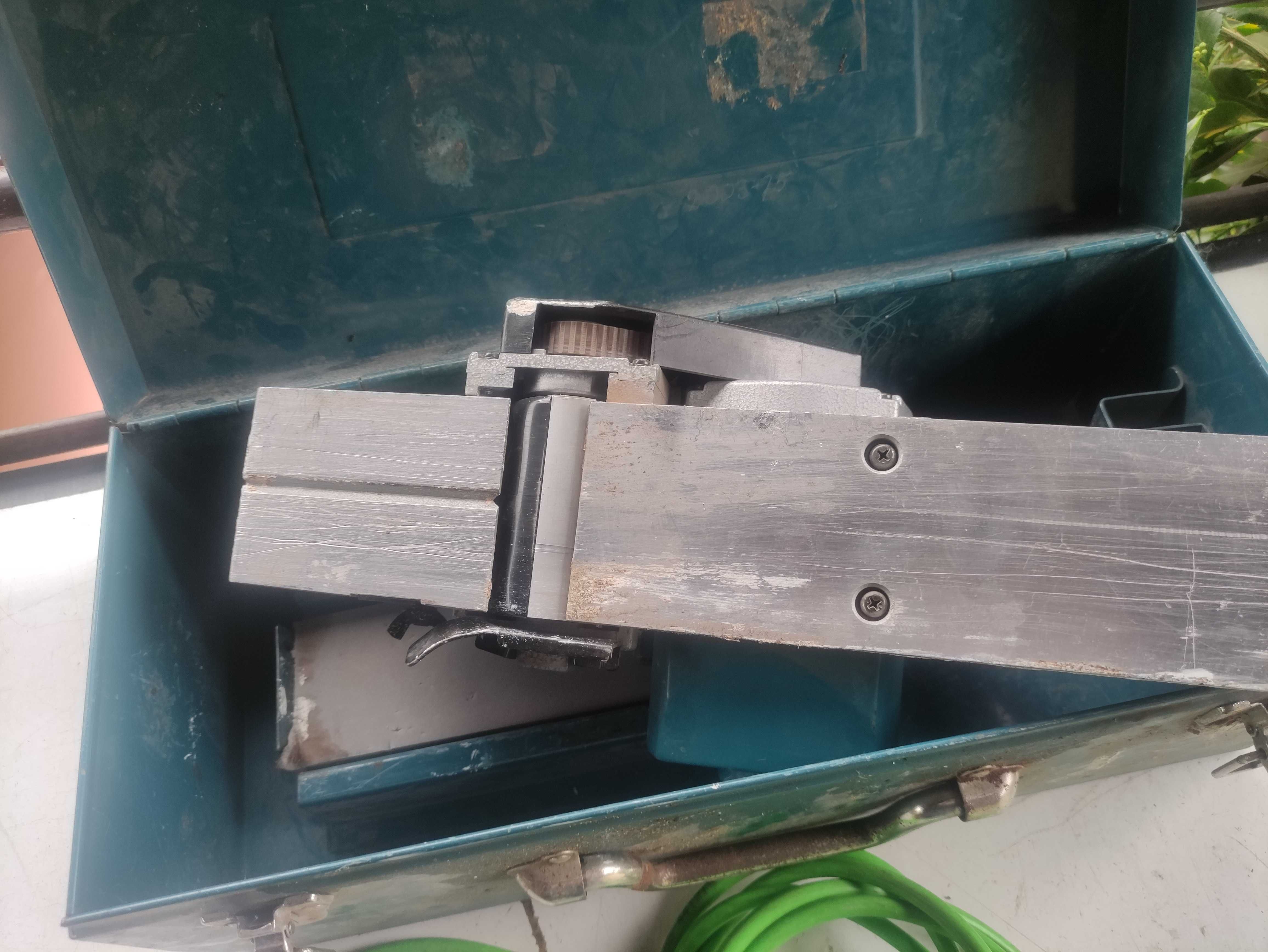 Strug Makita 1100