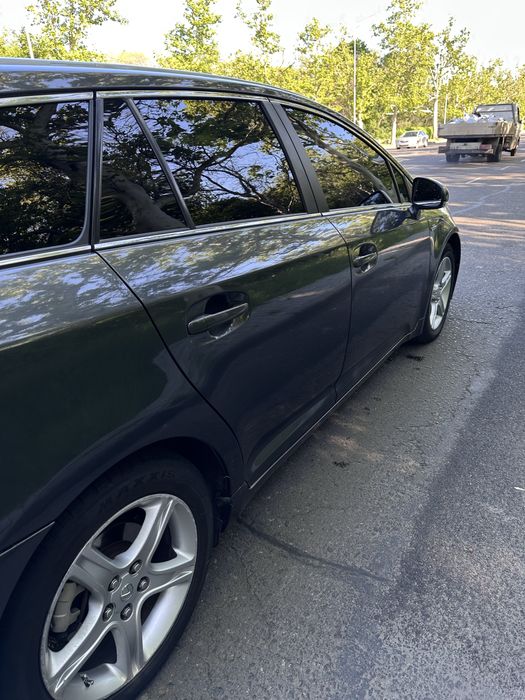 TOYOTA AVENSIS 2011р. 2.2 дизель від власника