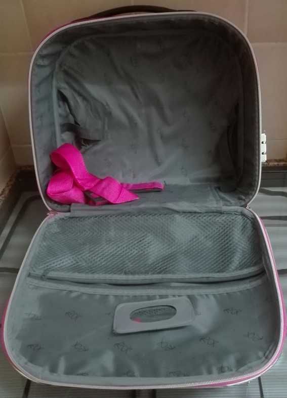 Mala cor de rosa