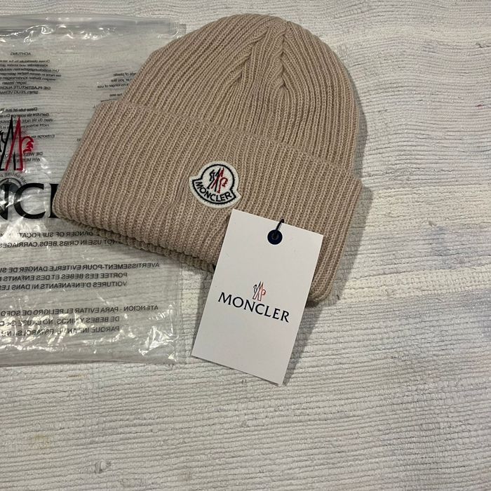 Gorro MONCLER bege