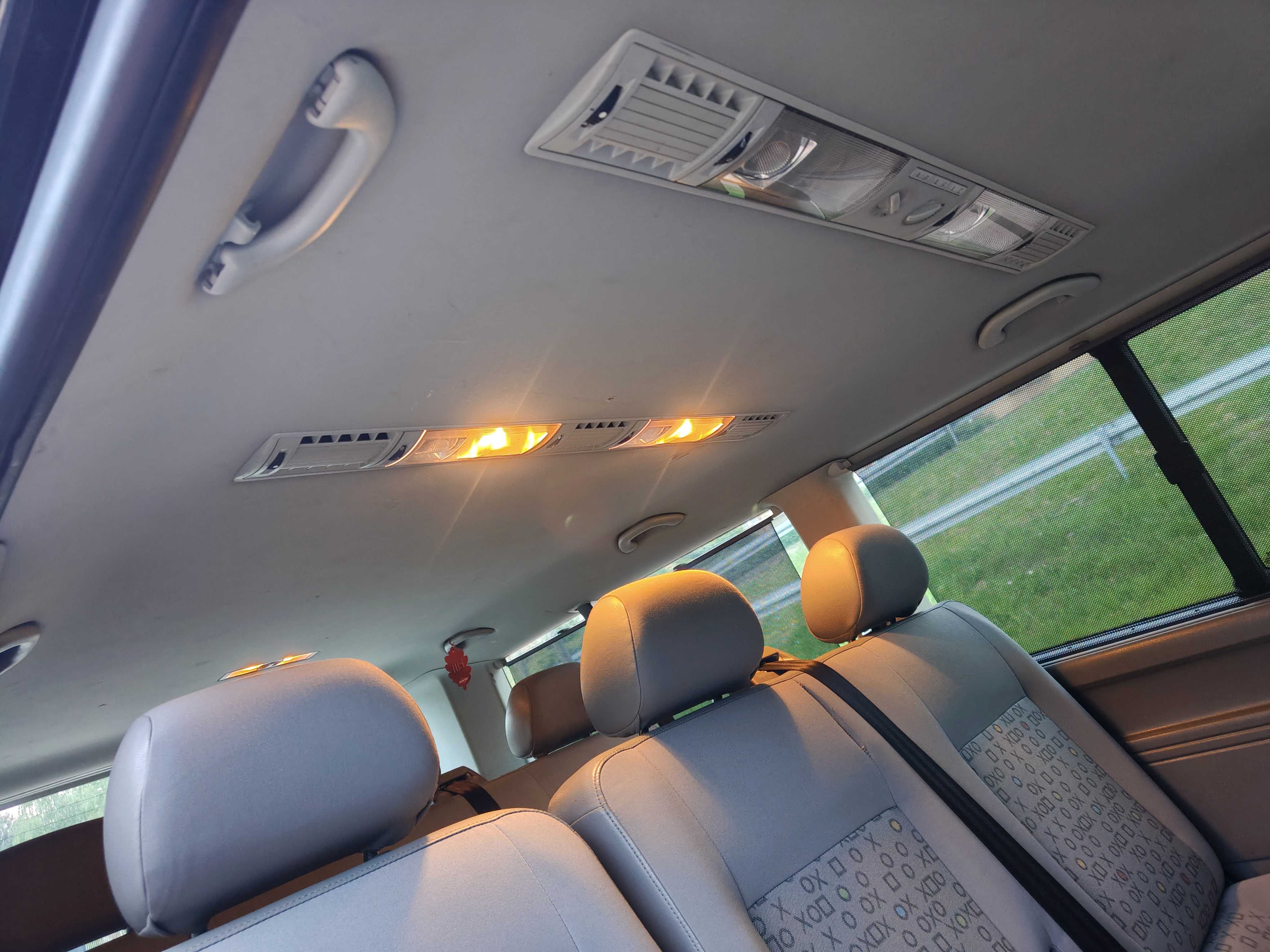 Sprzedam VW Transporter T5 2.5 TDI CARAVELLE "SHUTTLE" 2007r,9-osobowy