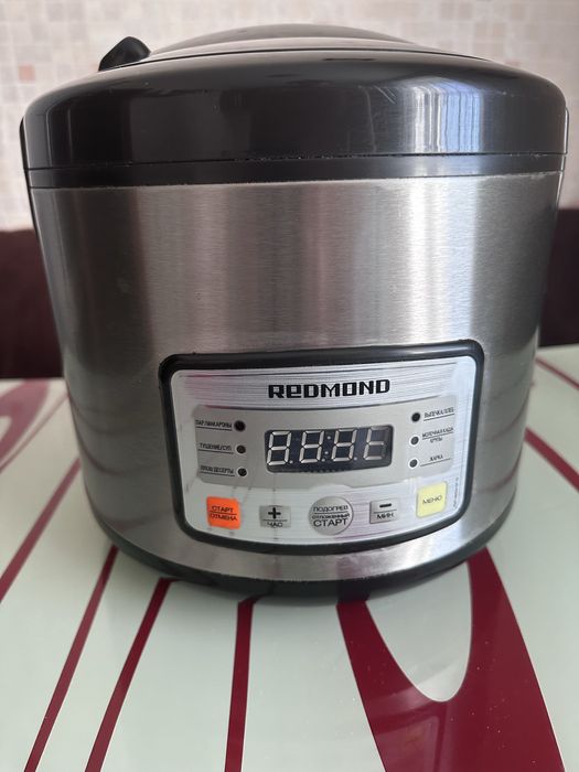 Мультиварка Redmond RMC-M4524