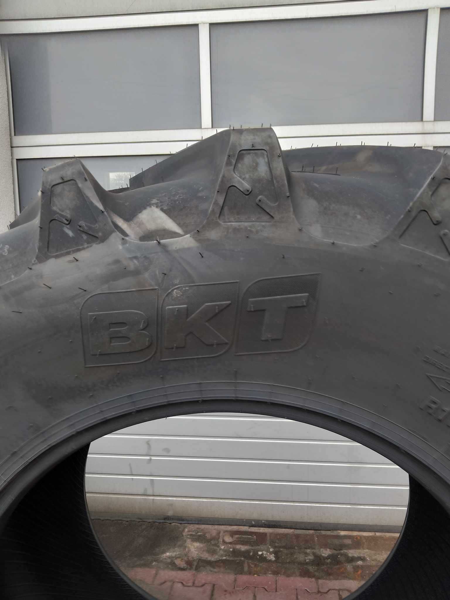 Opona 710/70R38 BKT AGRIMAX RT765M