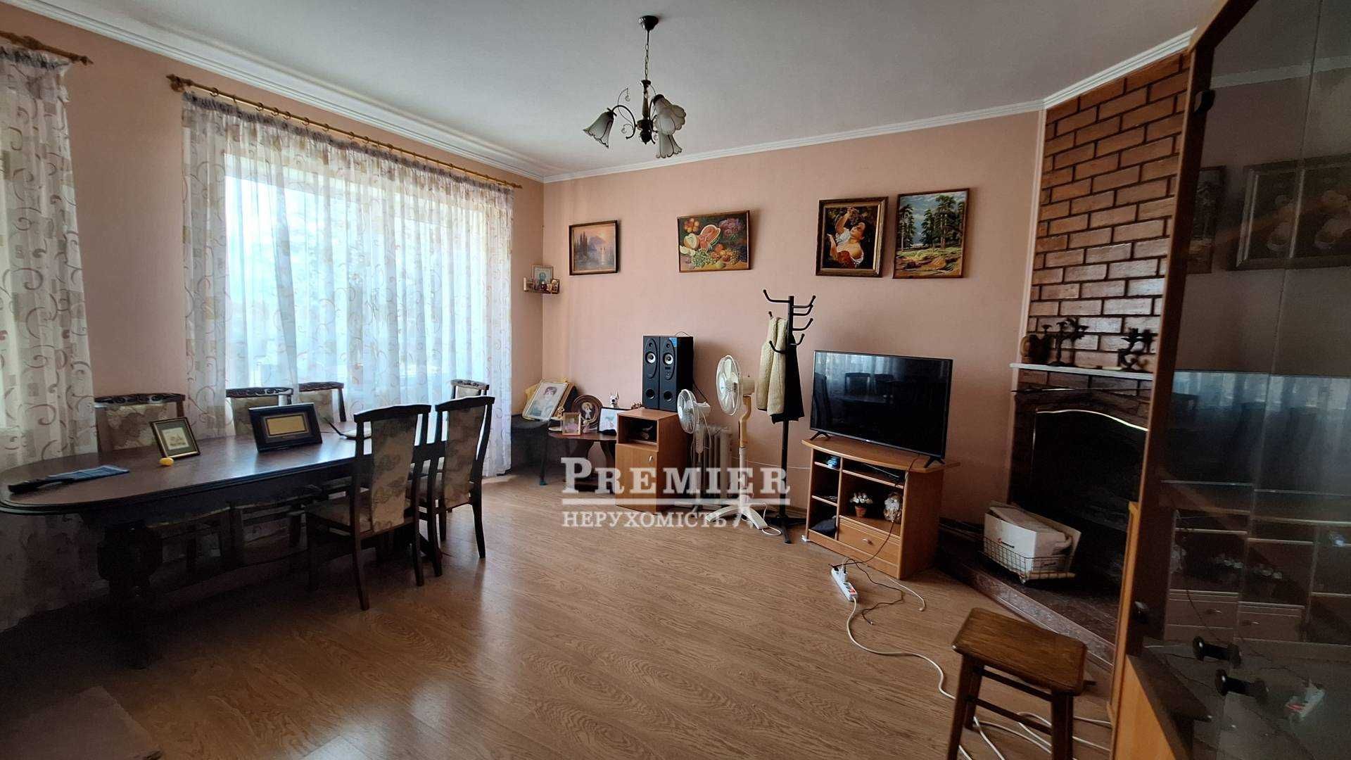 Продається 2 поверх. будинок у передмісті Чорноморська.