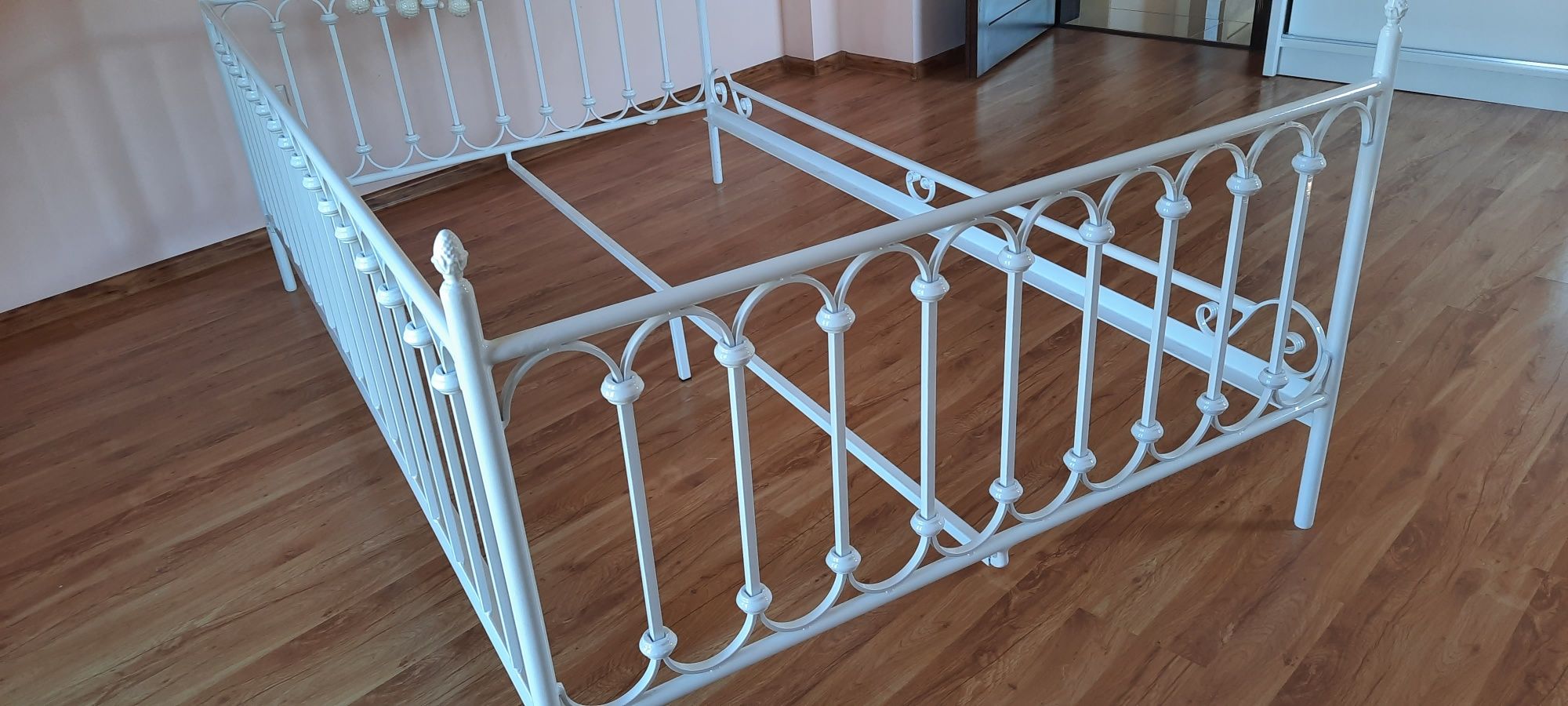 Łóżko metalowe 110x200 białe