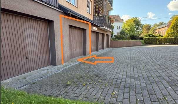 Garaż 18,77 m2 w budynku mieszkalnym 30 Stycznia 14