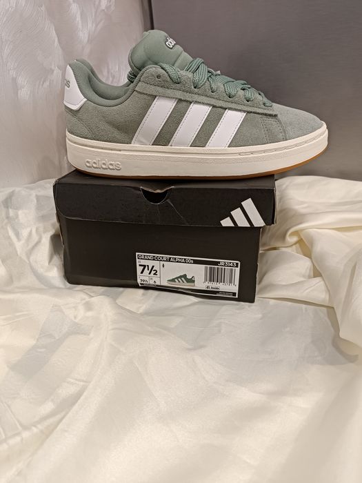 Жіночі кеди  Adidas grand court alpha 00s. Оригінал