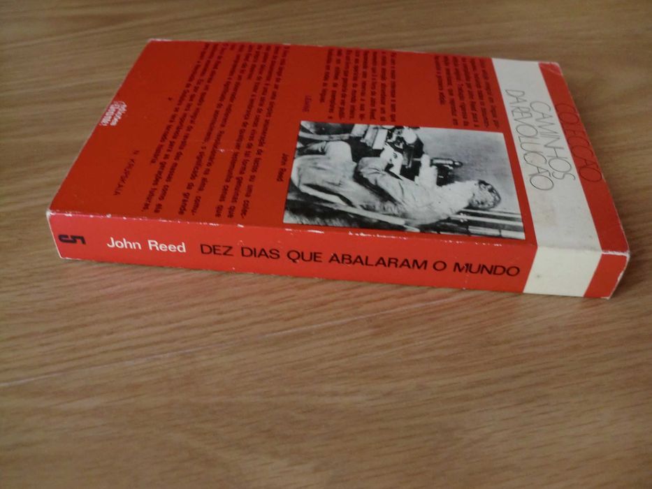 Dez dias que abalaram o Mundo
de John Reed