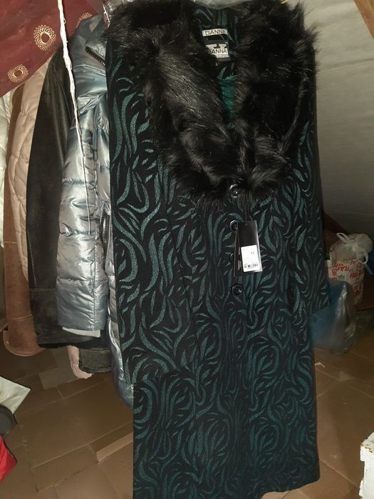 Пальто для жінок