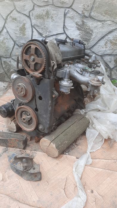 Двигун Mitsubishi Galant