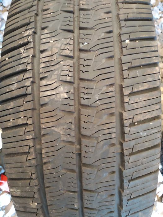 235 65 R 16 C   Continental Vancontactseason  2 sztuki