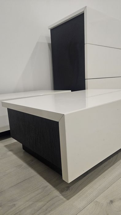 Conjunto comoda e mesas de cabeceira Dicarmo
