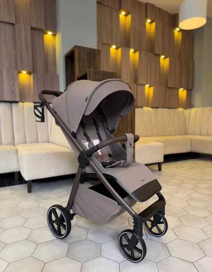 Прогулочная коляска 2025 Carrello Bravo M/Lite CRL-5529, вага 8,7 кг!