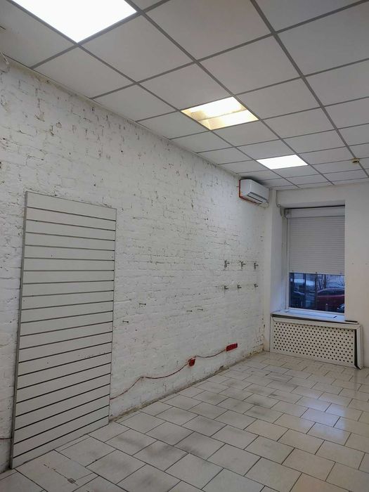 Без % Фасадне приміщення 64м.кв. Окремий вхід. Вул.Володимирська 81