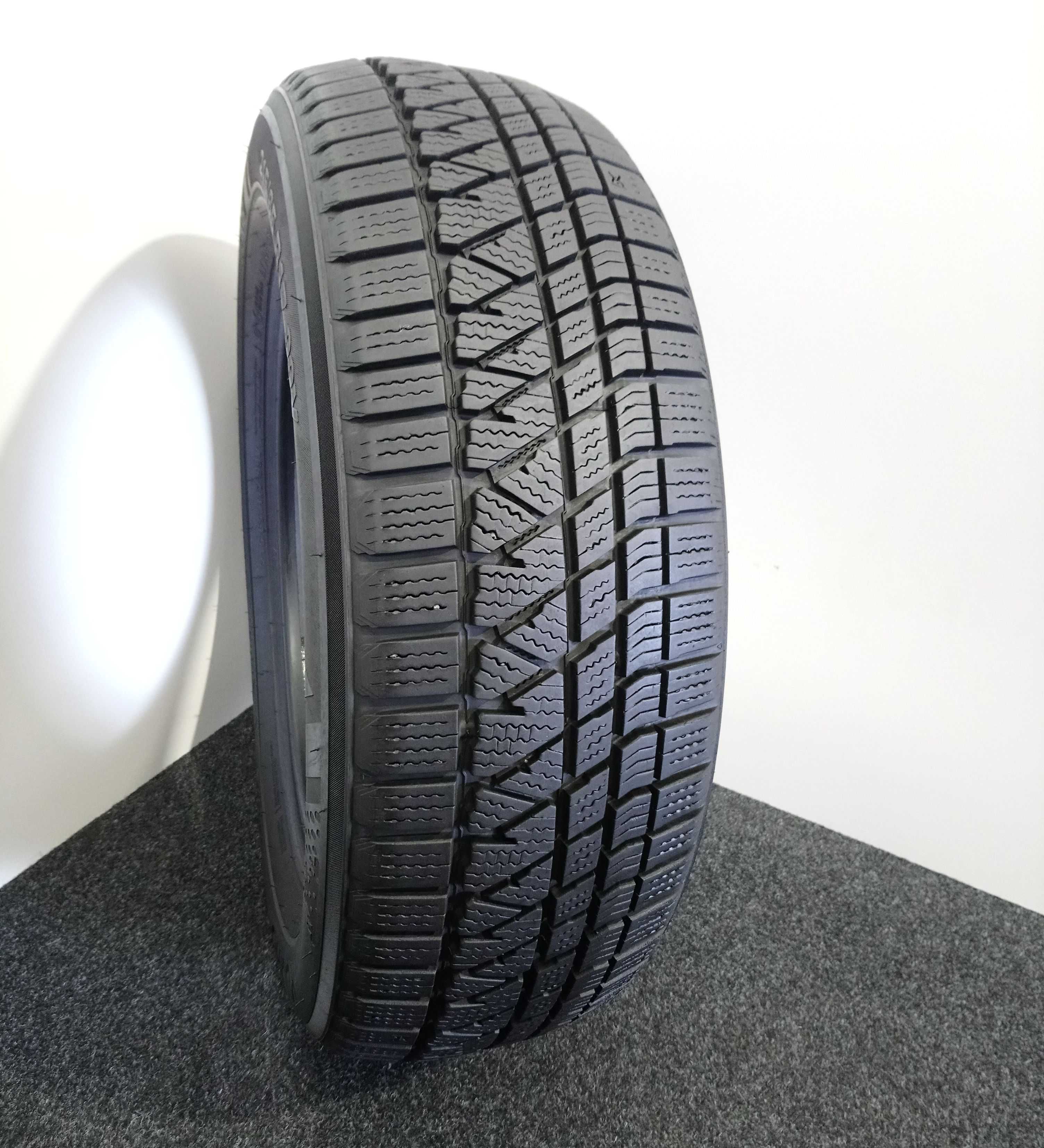 215/65R17 Kumho WinterCraft WS71 99V