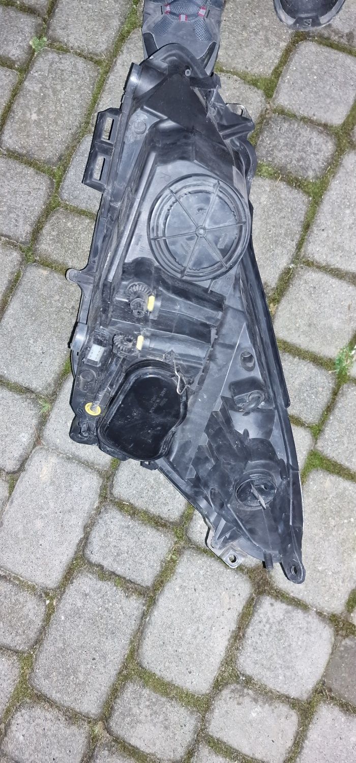 Reflektor Lampa prawy przód Opel Corsa D