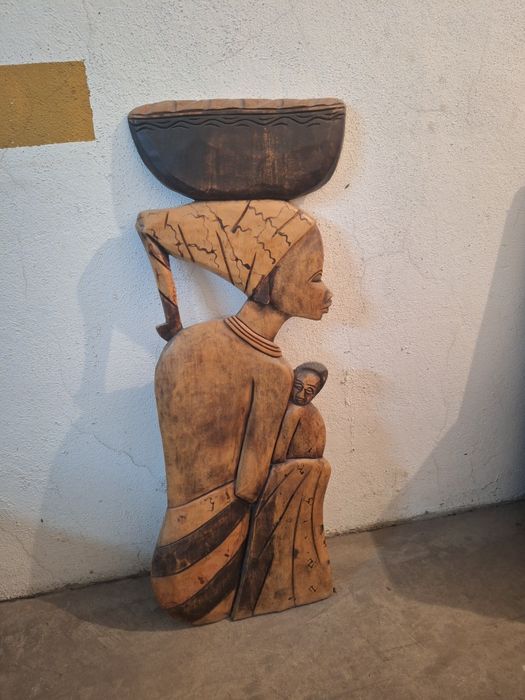 Estatueta de pau preto