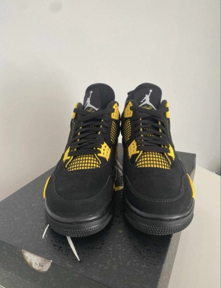 Nike Jordan 4 Retro
