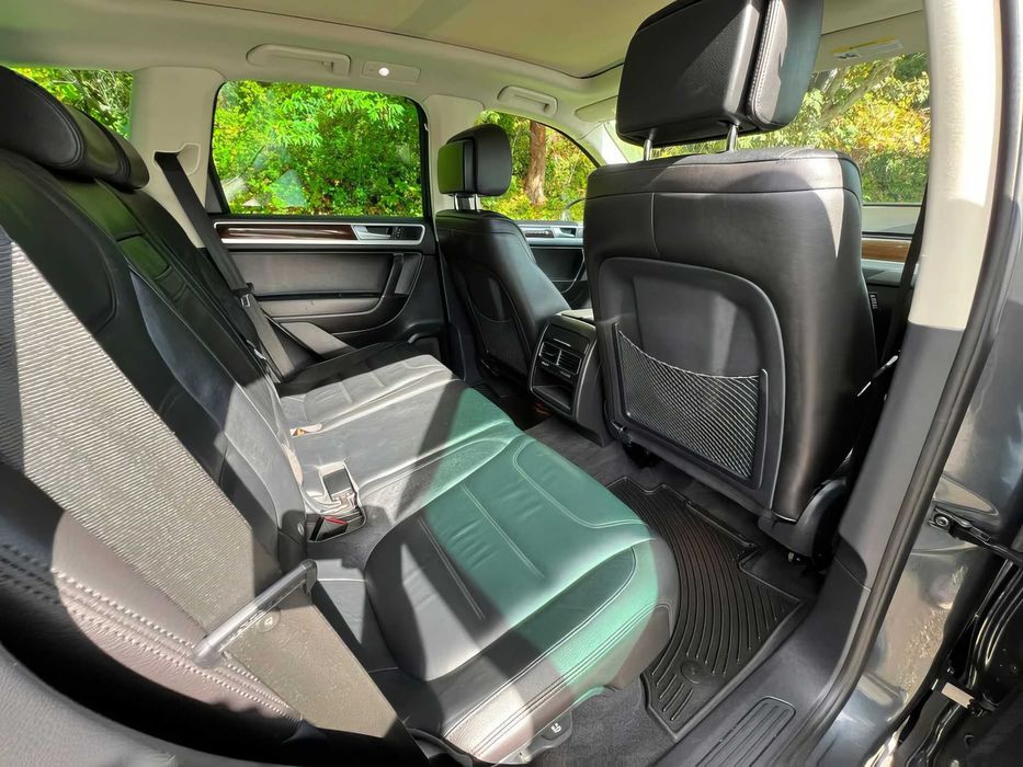 Volkswagen Touareg      2015