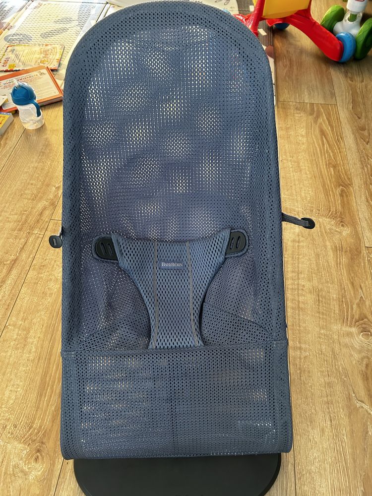 Bujak babybjorn leżaczek niebieski babybjorn bliss mesh