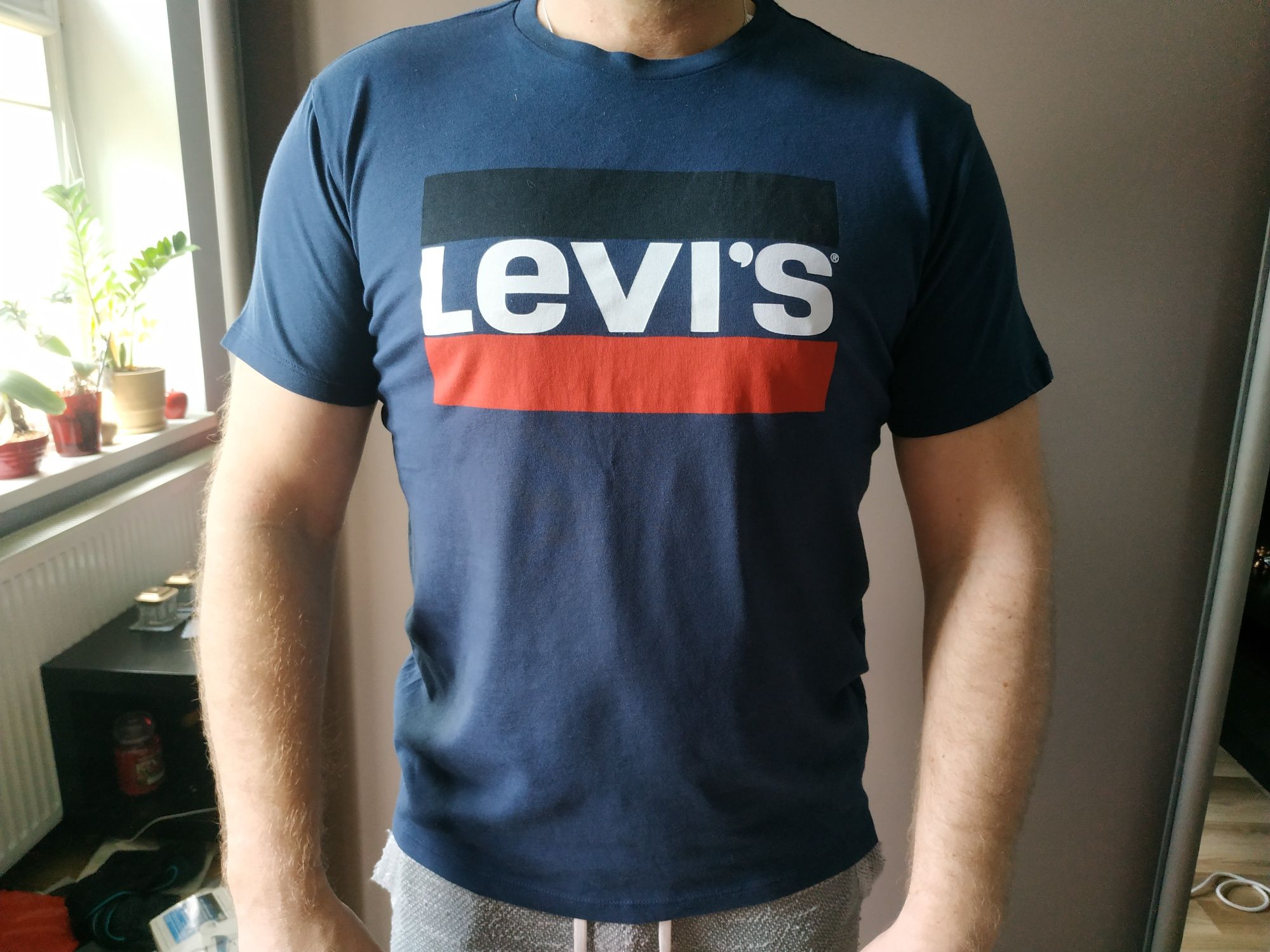 T-shirt Levi's nowy M