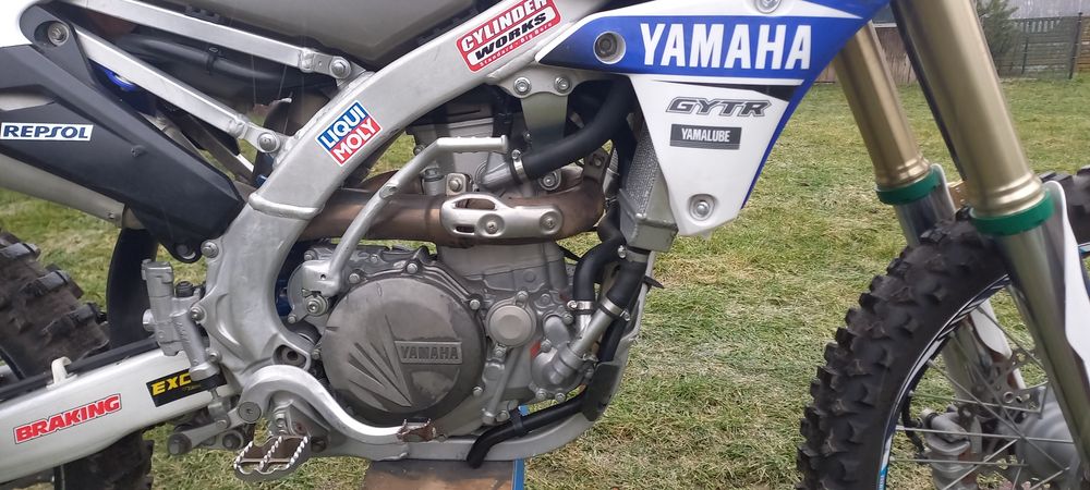 Yamaha YZ450F stan super na wtrysku