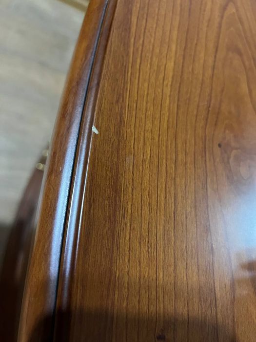 Комод з дзеркалом