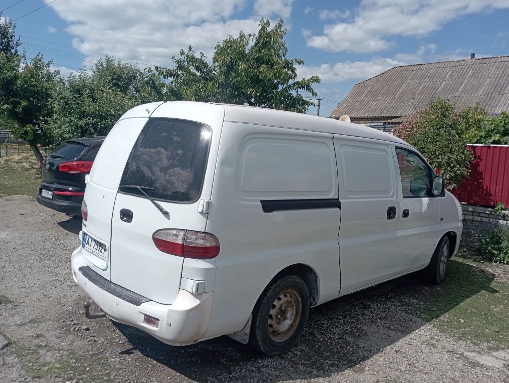 Бус вантажний Hyundai H 1, 2007року