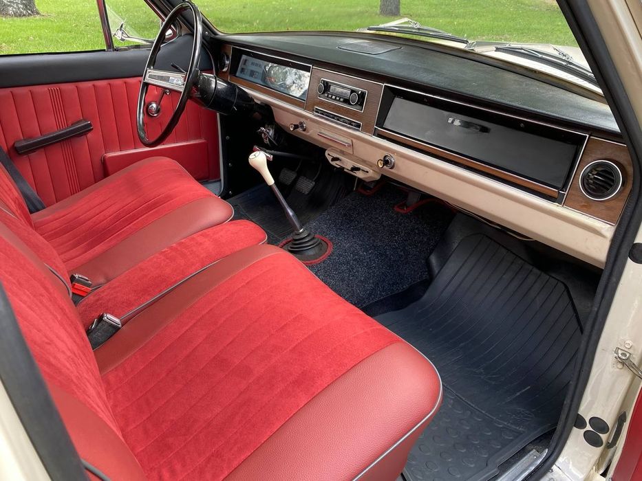 Волга ГАЗ -24 . 1976р.