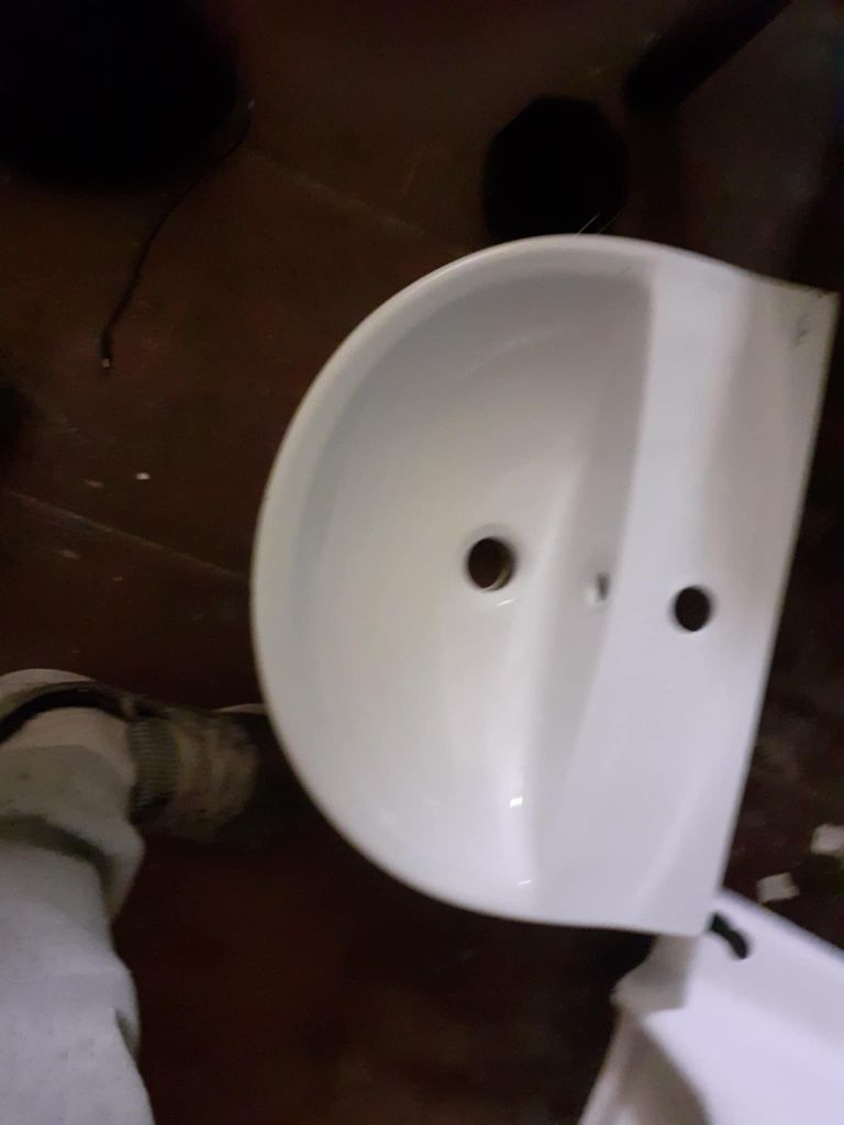 Umywalka ceramiczna