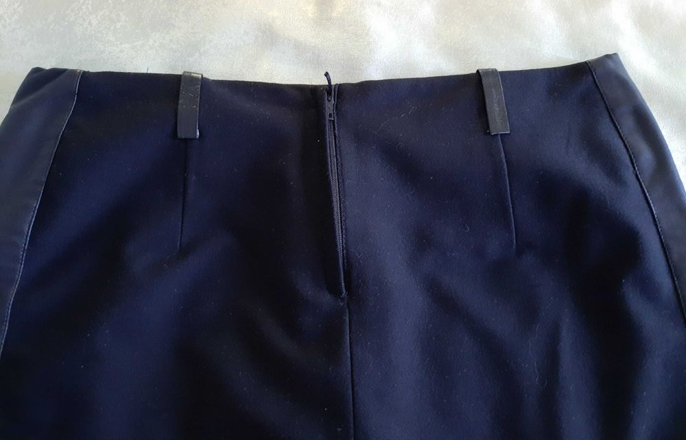 Спідниця жіноча класична, чудовий стан.