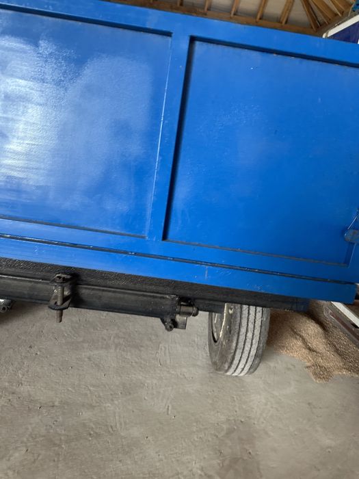 Прицеп до трактора хороший є багато чого іншого такош є і 2 осний