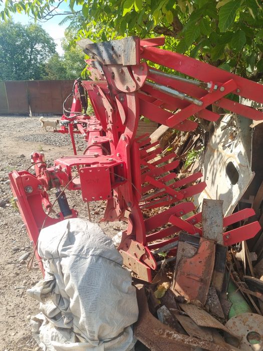 Продам плуг оборотний Унлю 5+1