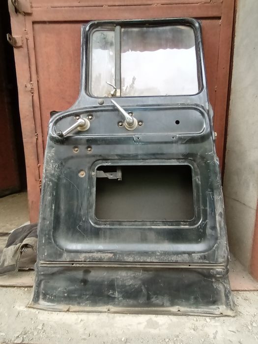 Бак топливный ЗИЛ, облицовка передняя ЗИЛ, глушитель ЗИЛ, дверь правая